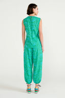 Regata verde em laise floral