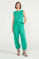 Regata verde em laise floral