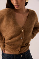 Cardigan oversized de tricô de lã caramelo com botões dourados