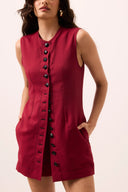 Vestido curto vinho com pesponto e botões