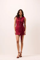 Vestido curto vinho com pesponto e botões