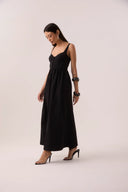 Vestido midi preto com corpo corselet e saia rodada