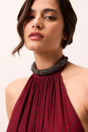 Vestido longo vinho em tule plissado frente única