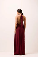Vestido longo vinho em tule plissado frente única