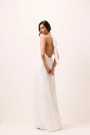 Vestido longo off-white em mousseline frente única