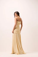 Vestido longo amarelo manteiga em viscose com corpo franzido