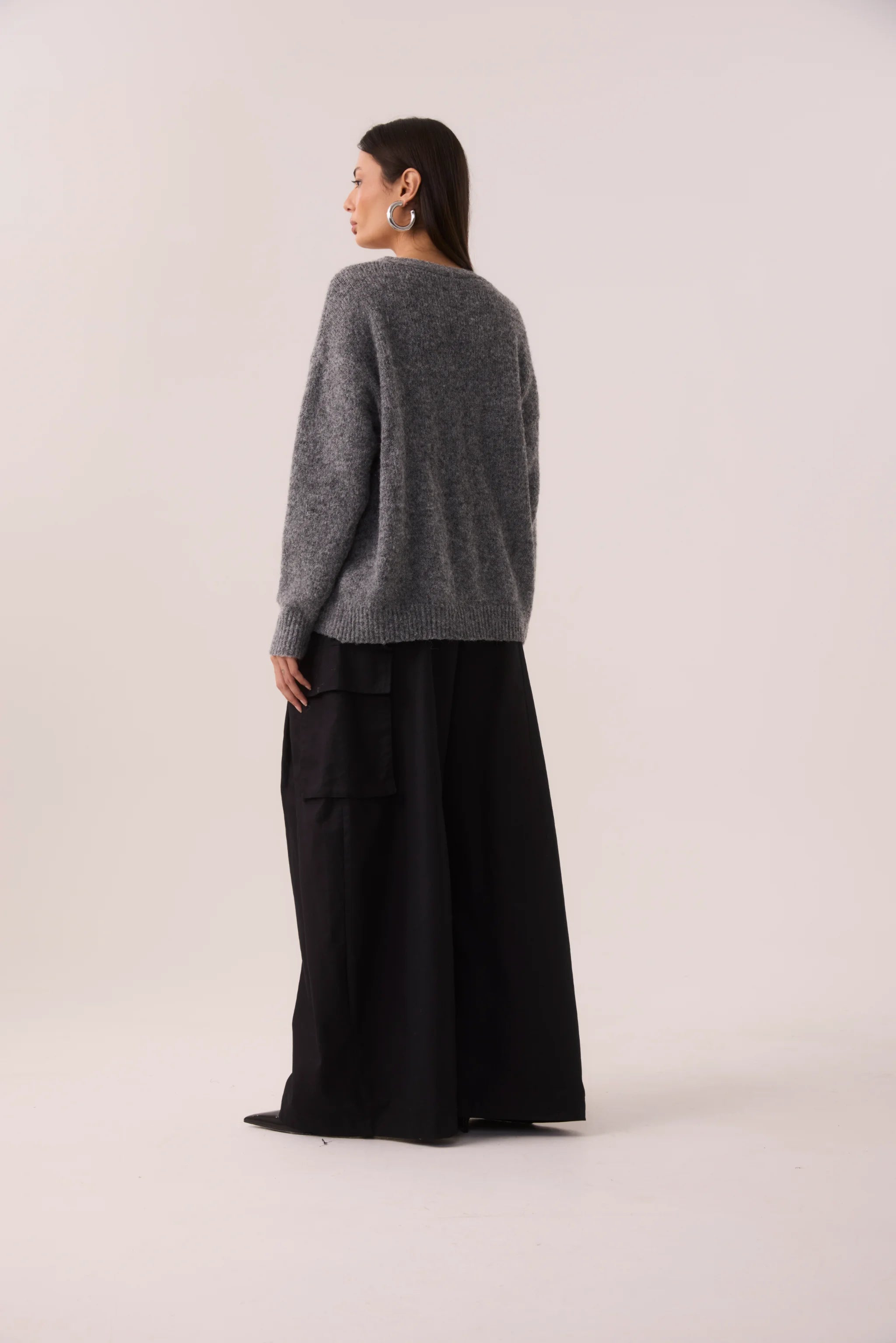 Cardigan Oversized de Lã Cinza com Botões – Vena Amoris