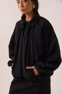 Jaqueta bomber preta em nylon