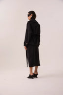 Casaco trench coat curto corta-vento preto com cinto