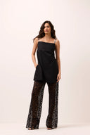 Vestido curto preto em tricoline com alças de miçangas