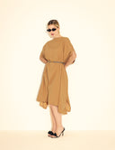 Vestido midi Mila camelo com mangas capa