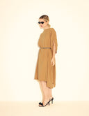 Vestido midi Mila camelo com mangas capa