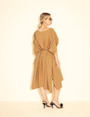 Vestido midi Mila camelo com mangas capa